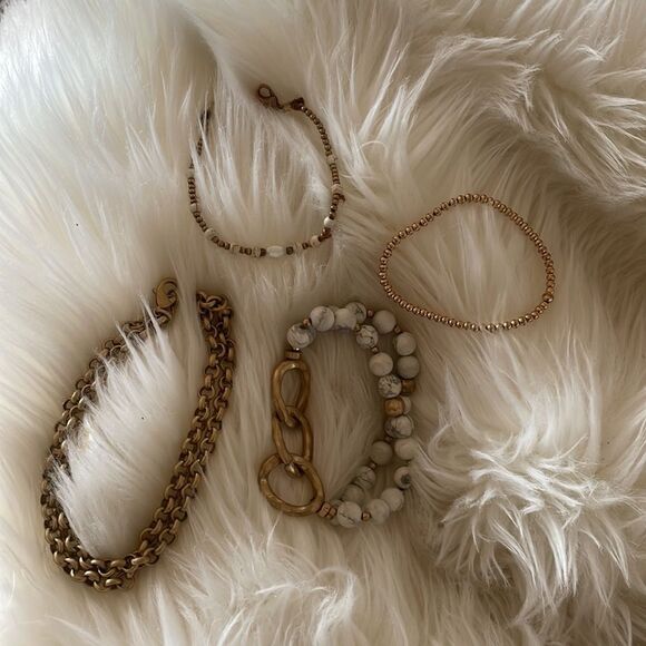 Gold bracelets  - Picture 1 of 2